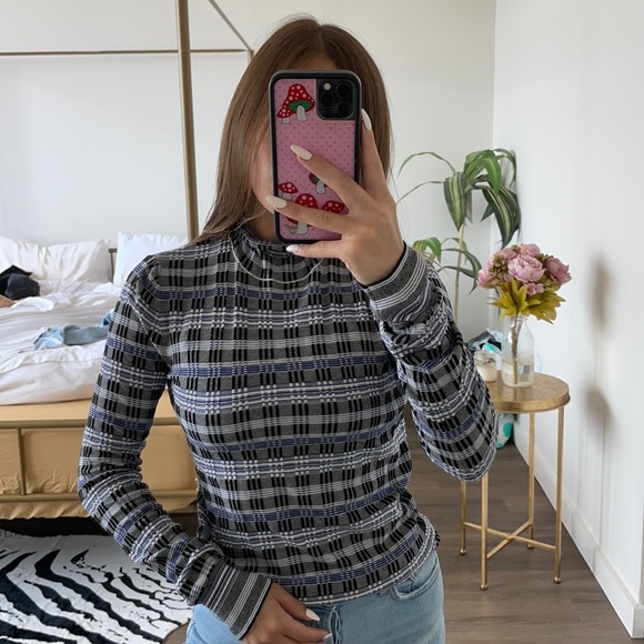 Patterned Turtle Neck ♡ - Picture 1 of 3